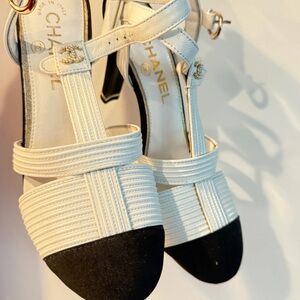 Source Unknown Women's Black and White Heels